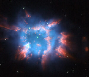 NGC 6326 – mgławica planetarna ze świecącymi pasmami wyrzucanego gazu