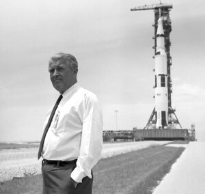 Wernher von Braun i Saturn V